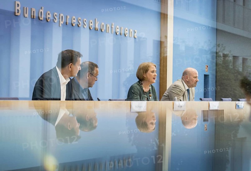Presentation of the Children's Report 2023 of the German Children's Fund at the Federal Press Conference by Lisa Paus