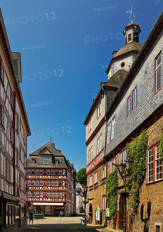 Town hall with half-timbered houses at Buttermarkt