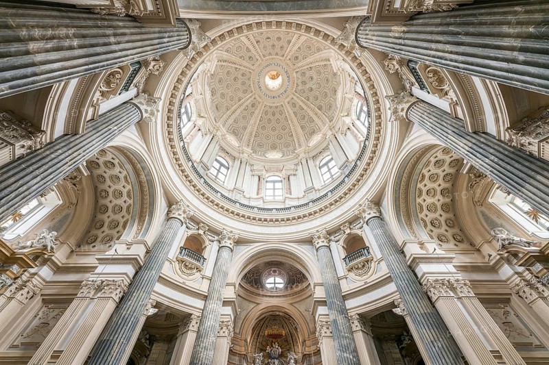 Central room with dome