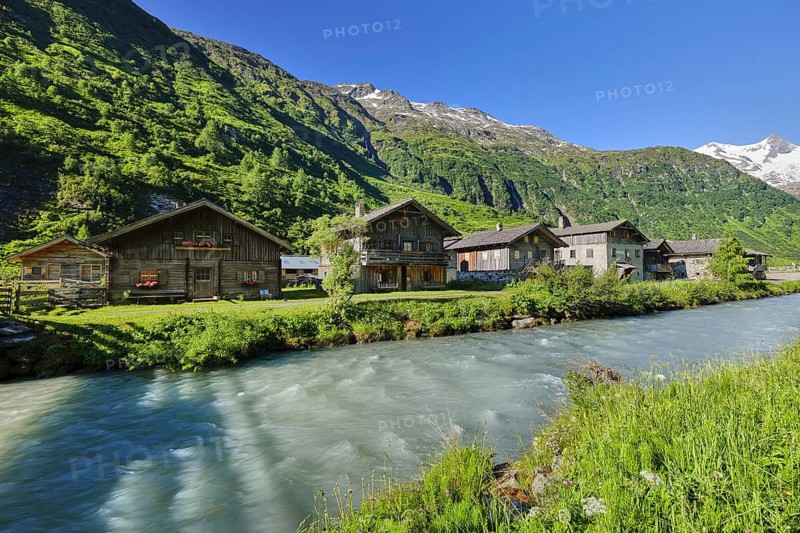 Alpine huts in Innergschloess