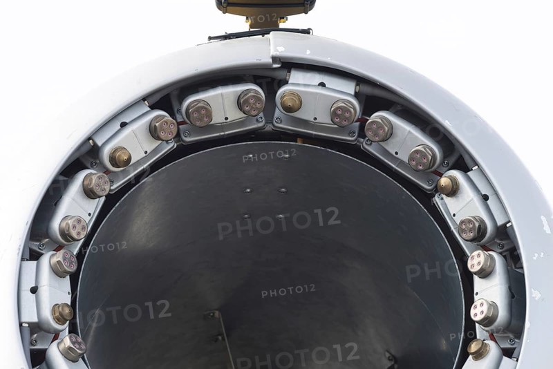 Nozzles on the inner rim of a propeller gun