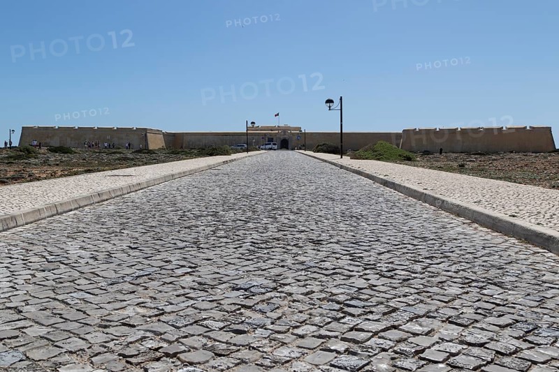 Cobblestone road to Fortaleza de Sagres fortress