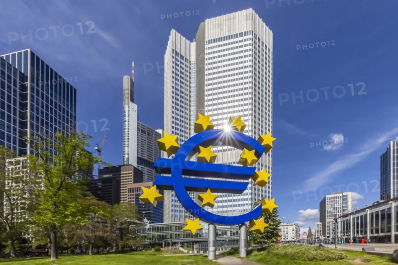 Euro sculpture
