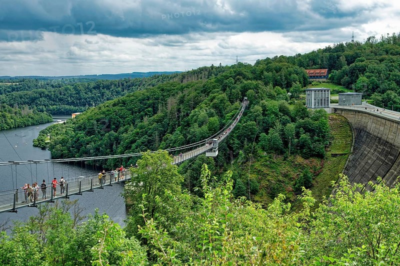 483-metre-long Titan RT suspension rope bridge over the Rappbode dam