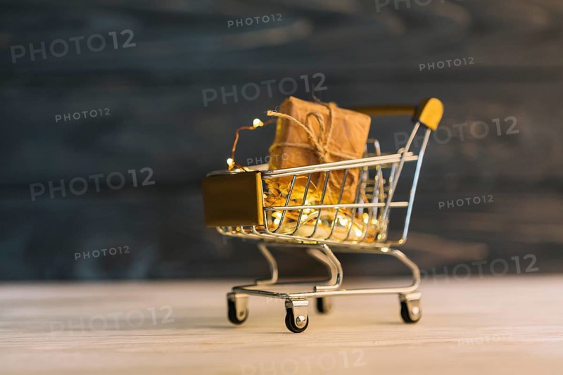 Small grocery cart with gift box