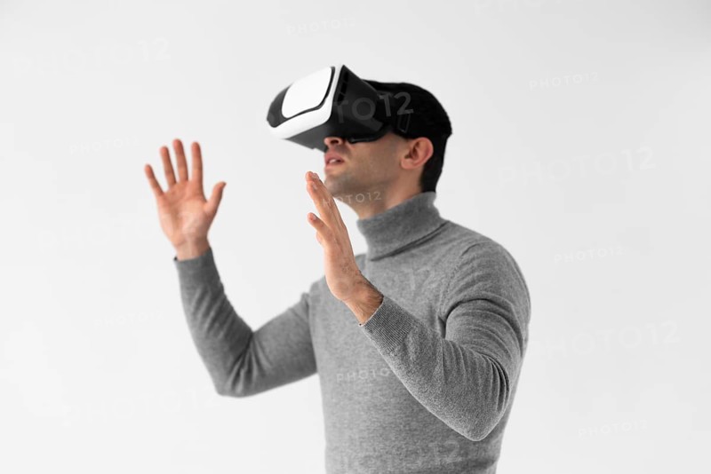 Medium shot man with vr glasses