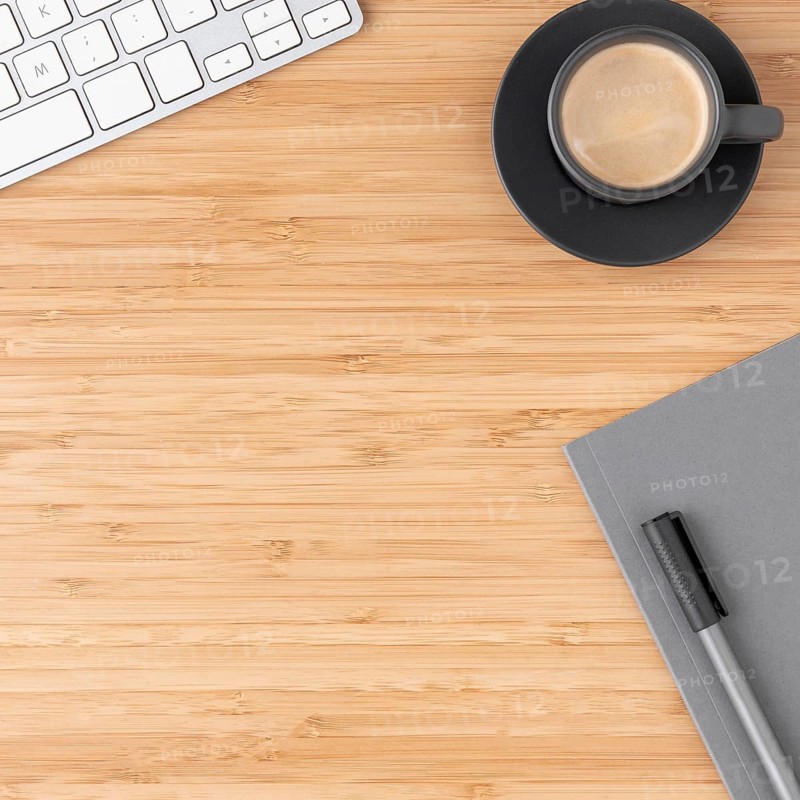 Flat lay desk arrangement with copy space 1