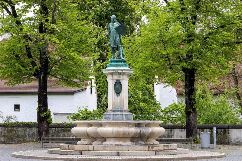 Ludwigsbrunnen on Paradeplatz