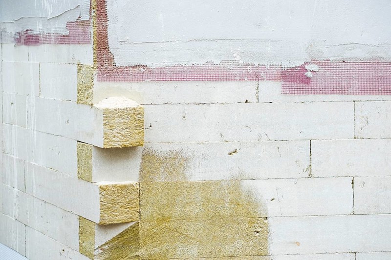 Mineral fibre insulation of a facade of a new building in Duesseldorf