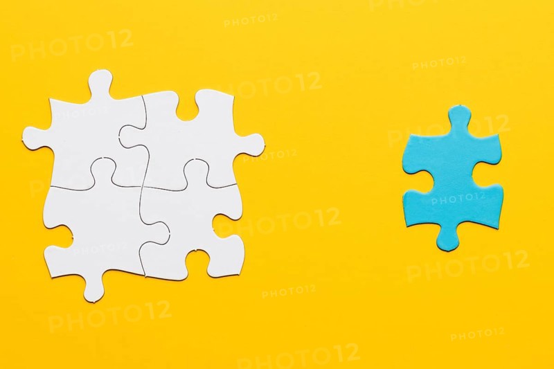 Joint white puzzle blue single piece yellow surface