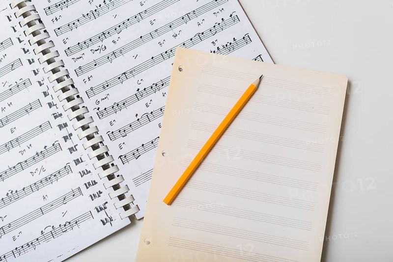 Pencil mpty pages sheet music