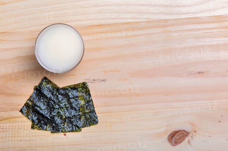 Flat lay nori seaweed bowl with copy space