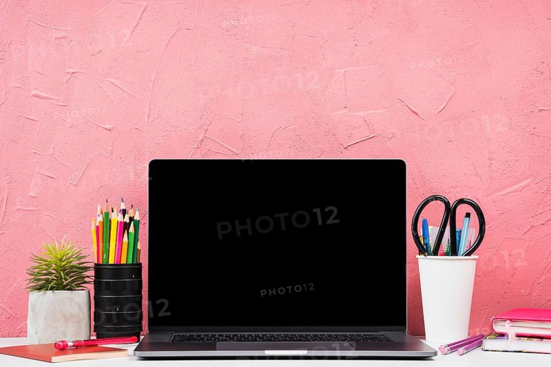 Front view laptop with stationery elements
