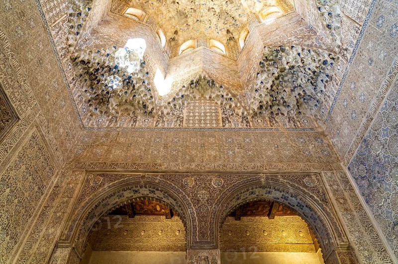 Stalactite vaults in the Sala de los Abencerrajes