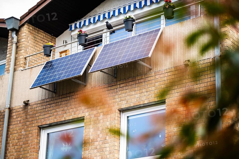 Balcony power plant on a detached house in Monheim am Rhein