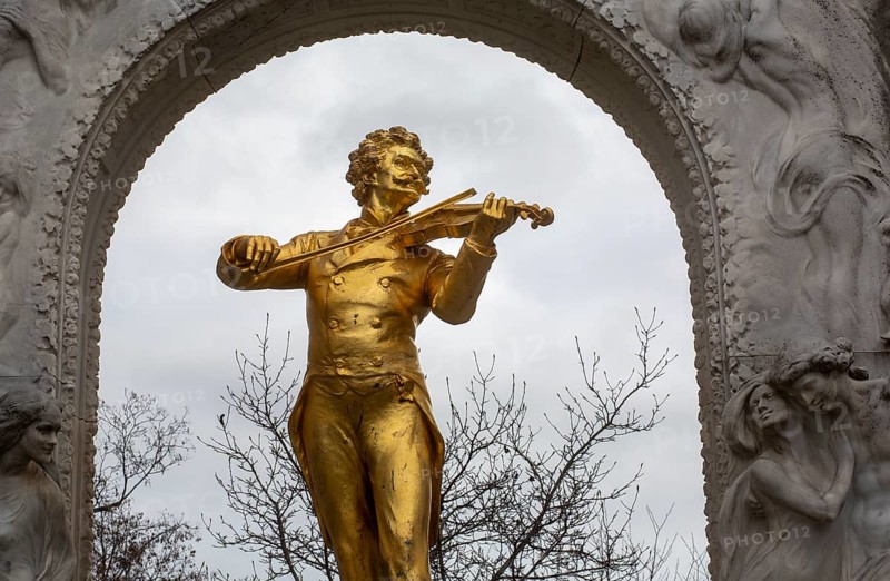 Monument to the Walzerkoenig Johann Strauss in Vienna. Done by Edmund von Hellmer