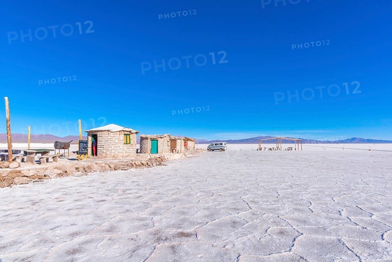 800 sq km salt desert Salinas Grandes