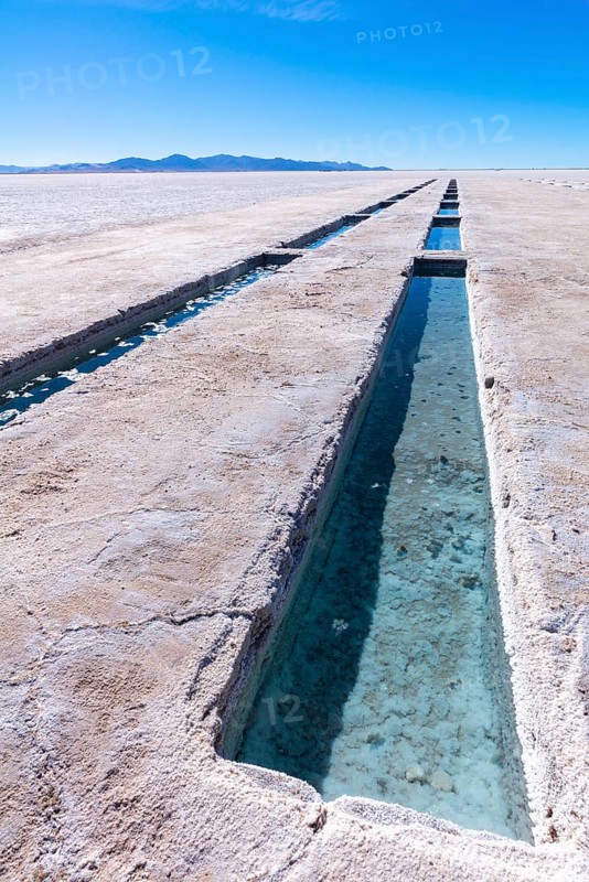 800 sq km salt desert Salinas Grandes