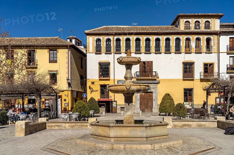 The Fuente del Paseo de los Tristes fountain in Granada