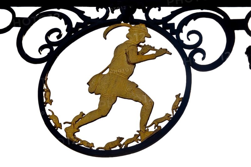Nose sign at the Pied Piper's House