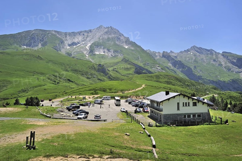 Restaurant and car park at the Col du Soulor