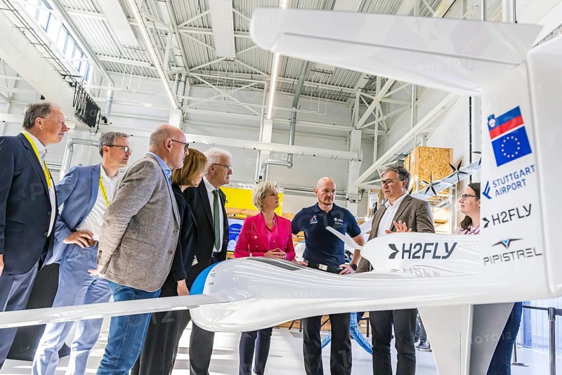 Launch event of the aerospace strategy THE Aerospace LAeND of the State of Baden-Wuerttemberg. from left Univ.-Prof. Dr.-Ing. Wolfram Ressel