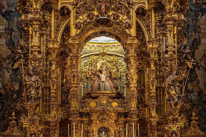 Altar detail
