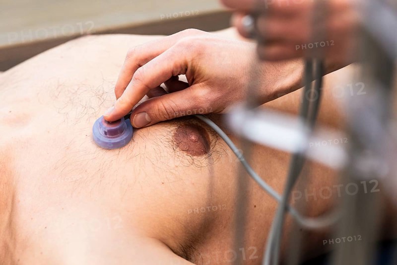 ECG examination by a doctor