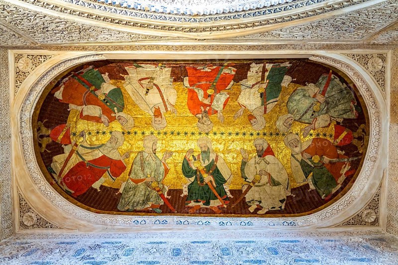 Ceiling painting in the King's Hall Sala de los Reyes