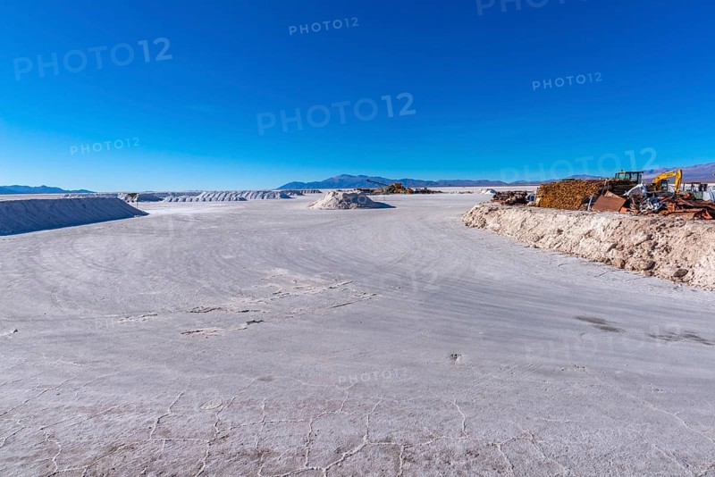 800 sq km salt desert Salinas Grandes
