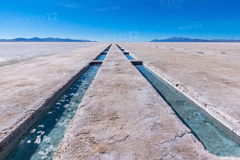 800 sq km salt desert Salinas Grandes