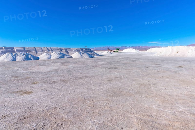 800 sq km salt desert Salinas Grandes