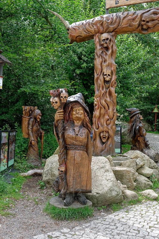 Witch figures at the Hexentanzplatz