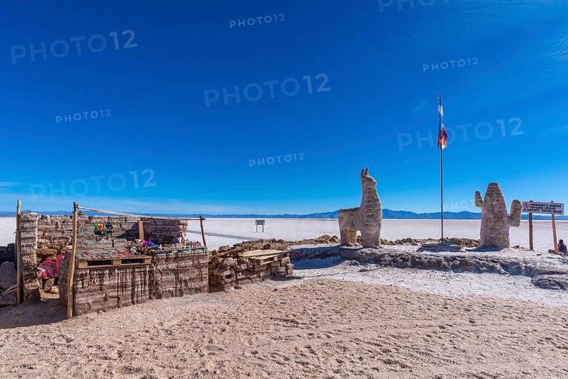 800 sq km salt desert Salinas Grandes