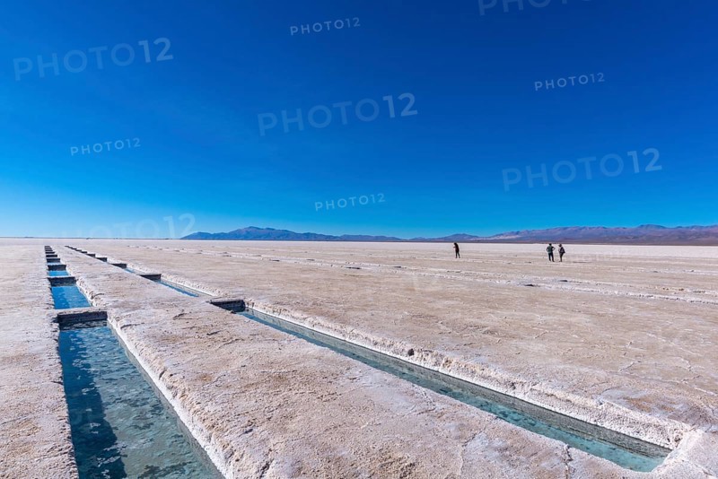 800 sq km salt desert Salinas Grandes