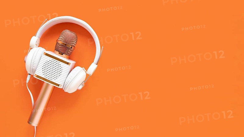 Radio concept with microphone copy space