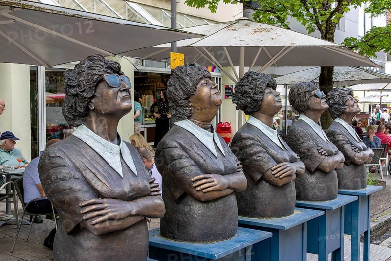 Bronze sculpture Persil remains Persil by Guido Messer