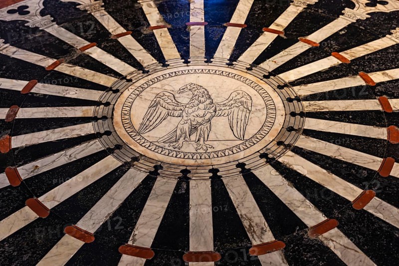 The cathedral floor with valuable inlays