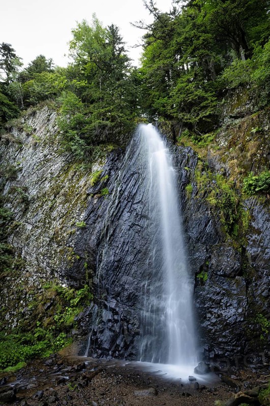 Cascade du Queureuilh waterfall