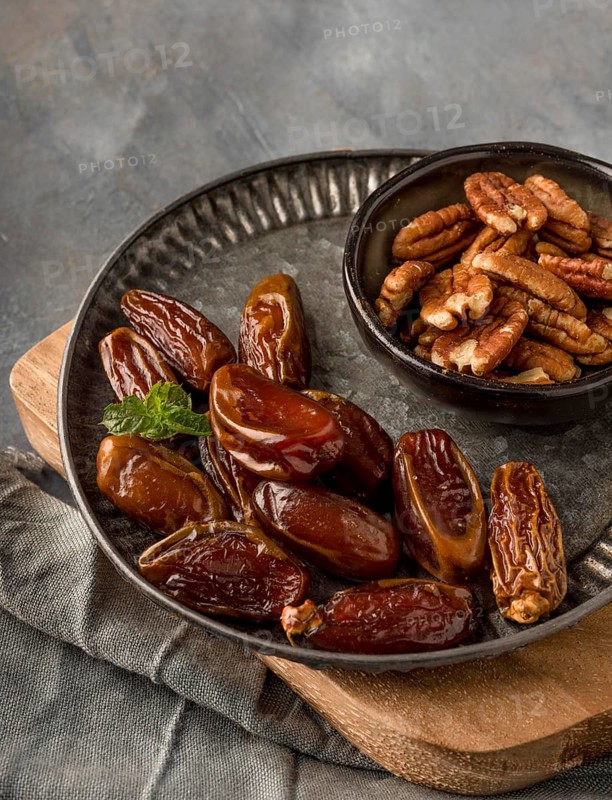High angle dates nuts arrangement
