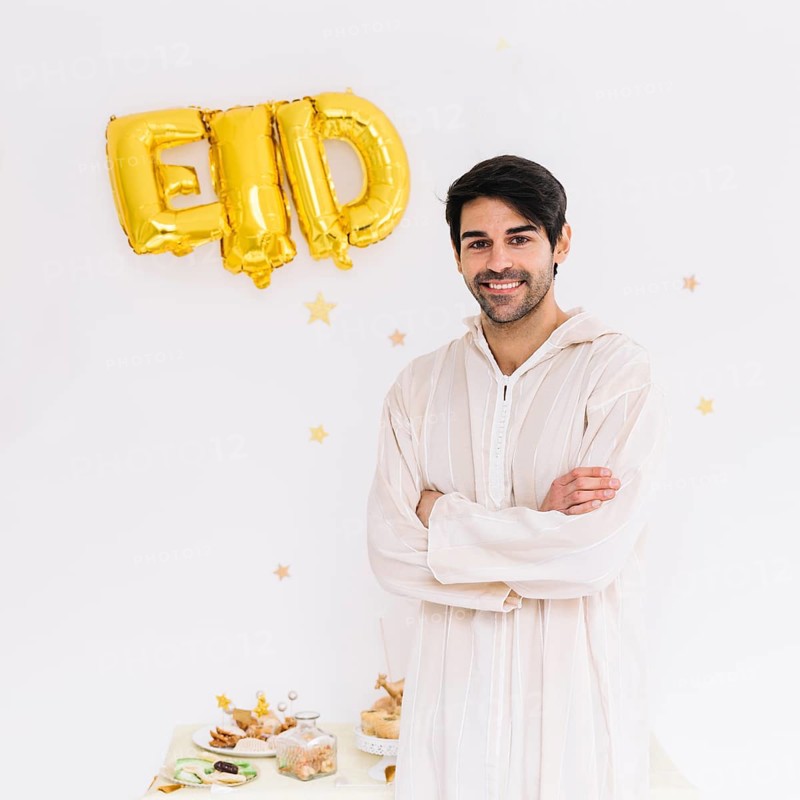 Eid al fitr concept with muslim man