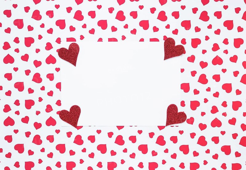 Blank paper with small hearts
