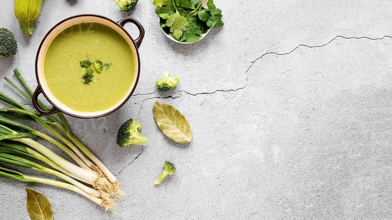 Broccoli soup copy space top view