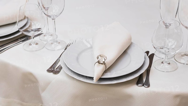 Served dinner table restaurant