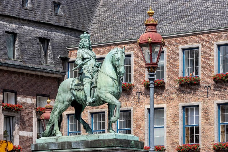 Bronze statue of Jan Wellem equestrian statue by Gabriel de Grupello on the market square