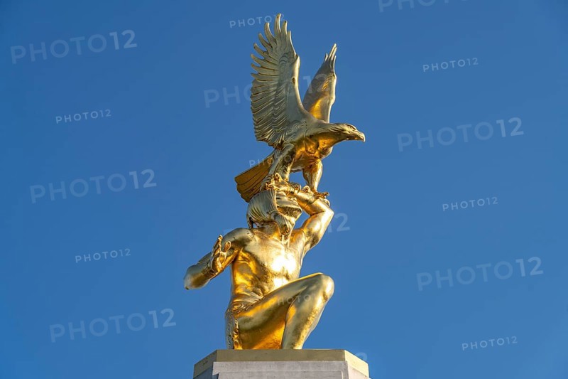 Golden Statue of a Native American with Eagle on the Tours American Monument Fountain