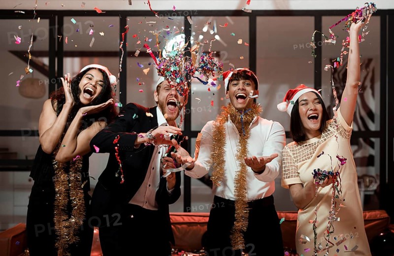 Front view friends celebrating new year s eve party