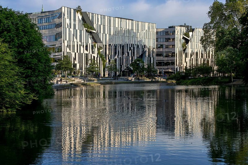 Modern architectural building blocks Koe-Bogen with reflection in Noerdliche Duessel