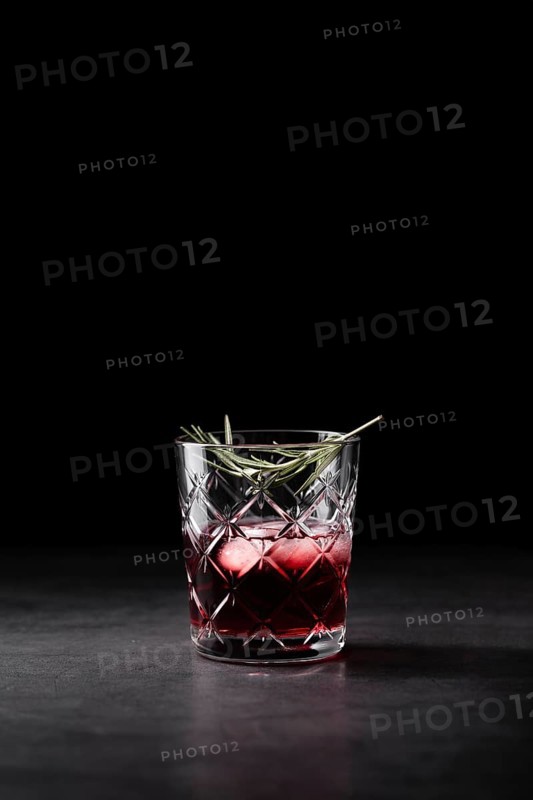 Refreshing cocktail glass copy space