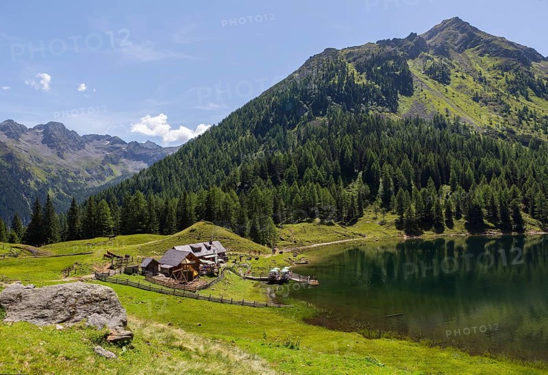 Fahrlechhuette with Duisitzkarsee